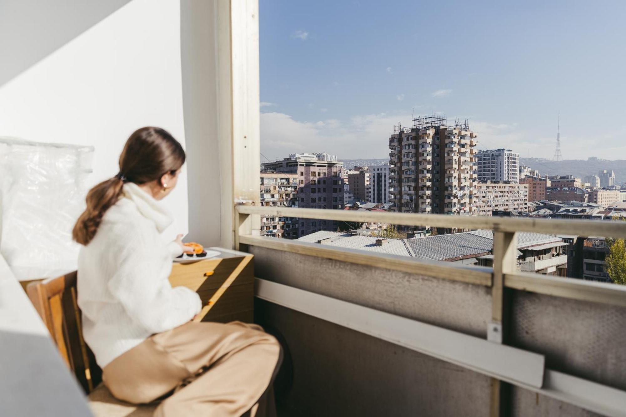 Saryan Retreat Balcony Bliss Self-Checkin Keygo 36 Apartment เยเรวาน ภายนอก รูปภาพ
